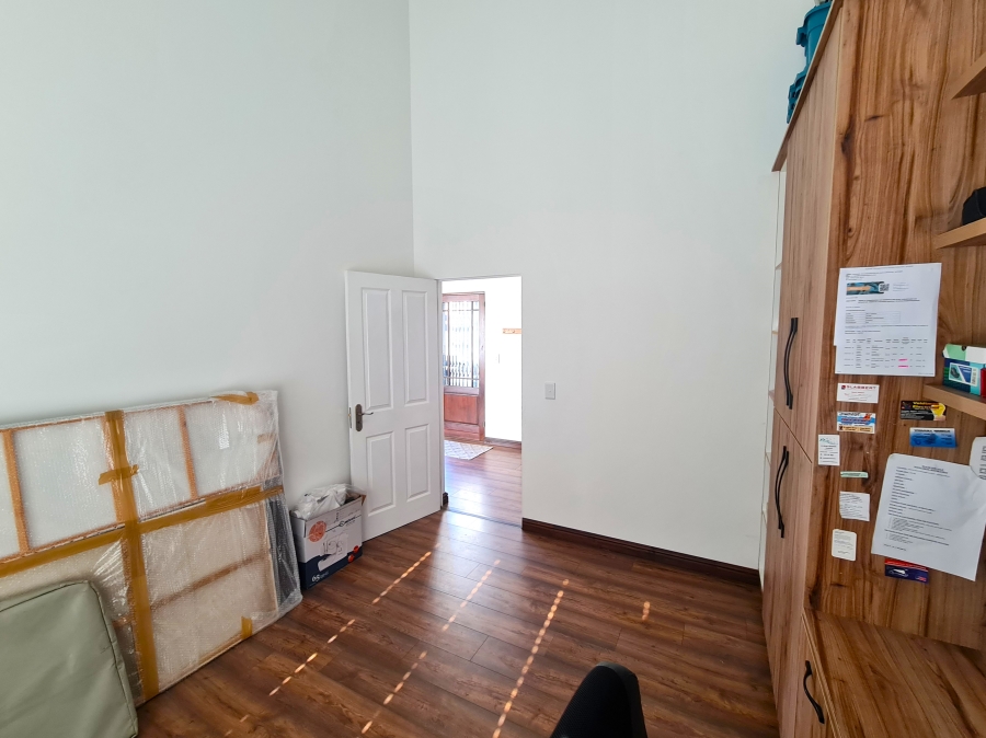 4 Bedroom Property for Sale in Noorsekloof Eastern Cape